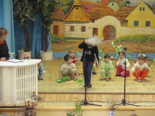 Hraje celá dědina aneb S veselou myslí na nesmysly. - 18.3.2006